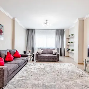 In The Middle Of Baiterek 59 / для командировачных в центре астаны 59 Апартаменты Астана